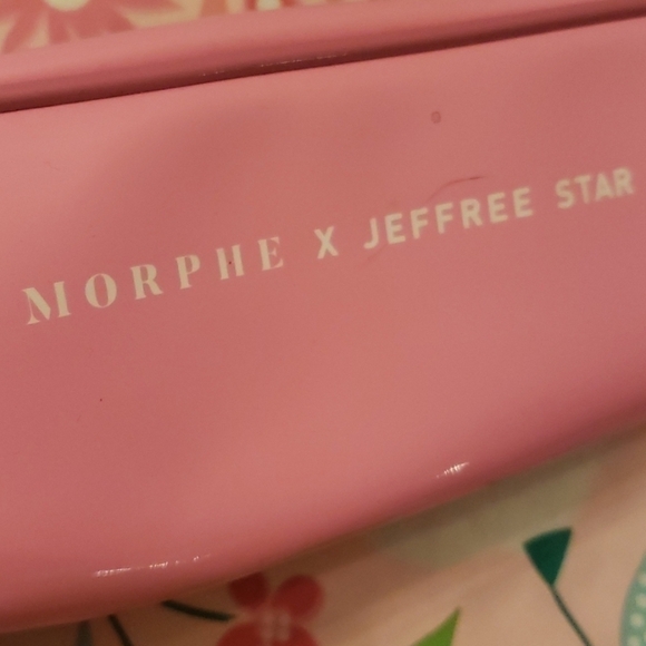 MORPHE×JEFFREE star makeup bag. - Picture 3 of 5